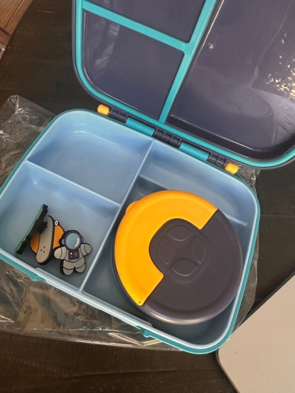 Ello Lunchbox with charms to decorate - Picture 2 of 4